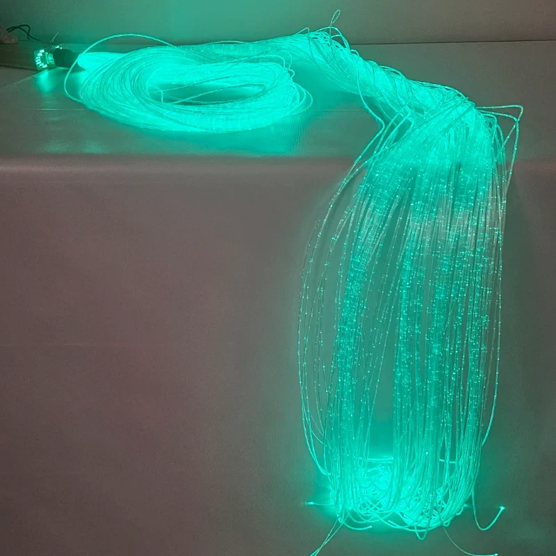 Světelná vlákna se zdrojem