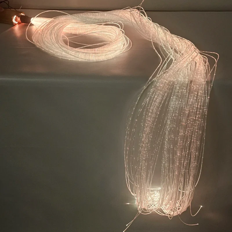 Světelná vlákna se zdrojem