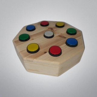 Interaktivní dálkový ovladač, osmiúhelník